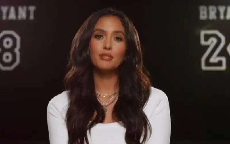 彻底走出阴霾!瓦妮莎疯狂晒照,身材颜值引热议,暴瘦后重回巅峰