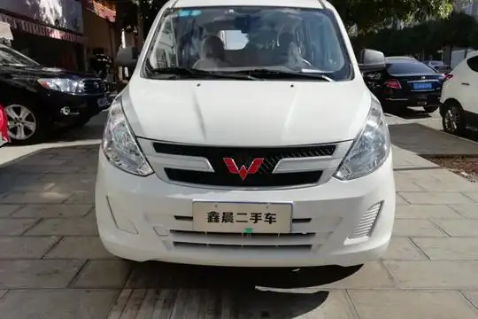 【红河蒙自县二手荣光v】3.9万_白色2016款1.