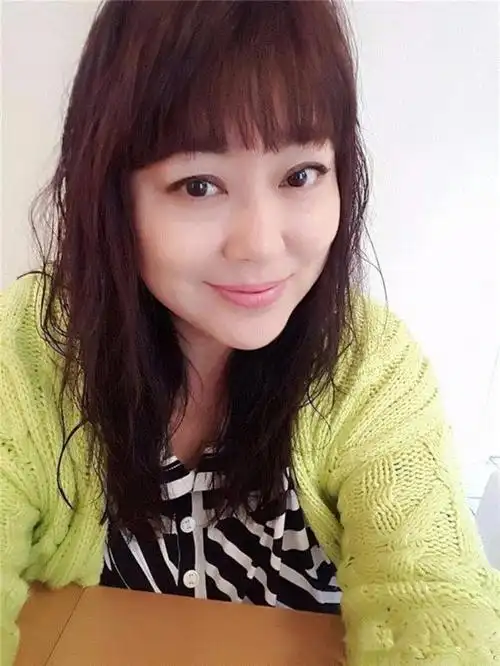 47岁的她曾又"丑"又胖,是大妈专业户,现在却再嫁