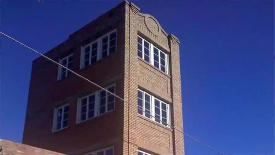 世界上最小的建筑, 只能容纳两个人,却可以为船