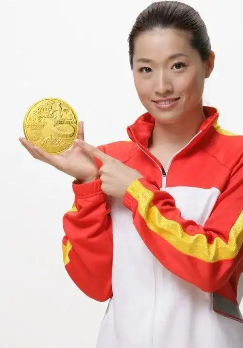 罗雪娟实现了第一道夺冠的壮举!