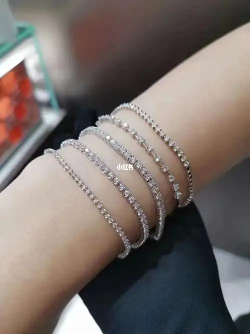 周生生钻石手链