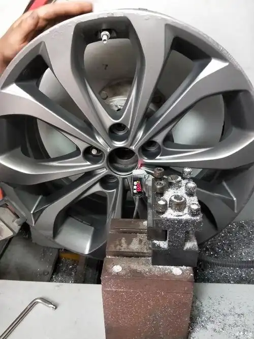 轮毂损伤修复记