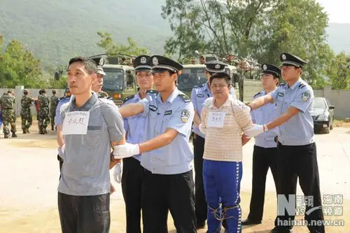 海南打击景区犯罪 数千人公判大会枪决两人(图)