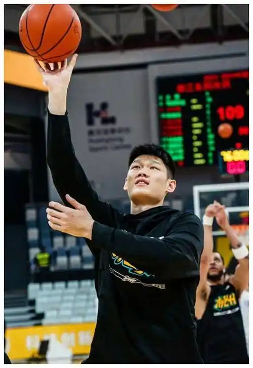 胡金秋砍下32 12,广厦轻取福建送其四连败!杰曼火热,砍下30分!_浙江队