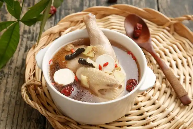 痛经怎么办当归佛手炖鸡汤来调理