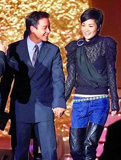 "遗产绝不留给父母"王菲的女儿窦靖童出言不逊,被周迅带坏了|窦唯