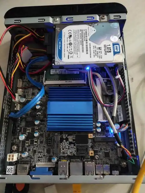 梅捷sy-thin mini n3160 个人迷你nas服务器搭