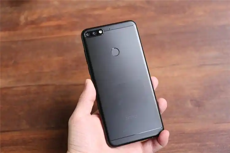 荣耀畅玩7c评测人脸识别双摄千元新标杆