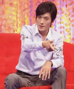 杨子做客节目揭秘真实身份 笑称自己是异类