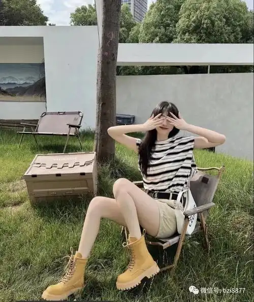 马丁靴搭配什么衣服好看女夏季