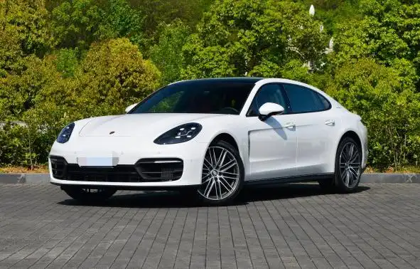 保时捷旗下拥有众多经典车型,其中包括保时捷911,保时捷macan,保时捷