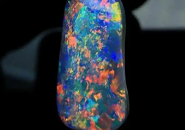 欧泊石(英文opal)