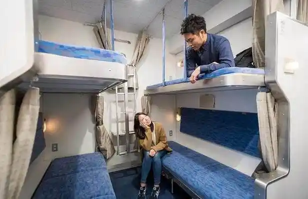 为什么火车票硬卧下铺要比上铺的价格贵