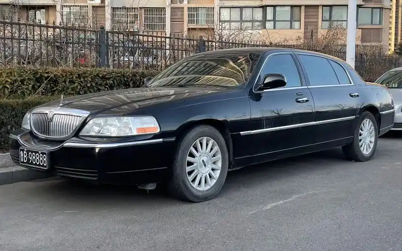 2004款林肯城市实拍