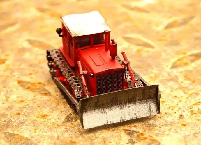 东方红履带式拖拉机:从模型到真实生产的全能能手