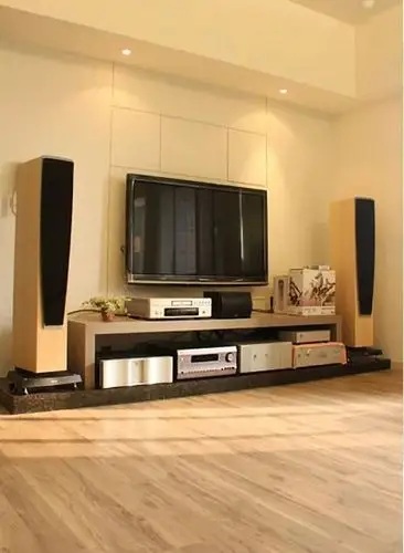 客厅音响开箱虽然装修很累看到好音响也就无所谓了