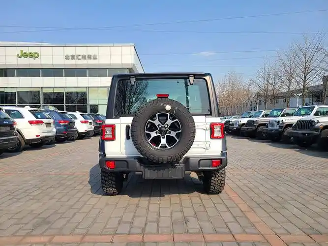 jeep牧马人罗宾汉两门版白色到店实拍 偶像级硬派越野_搜狐汽车_搜狐