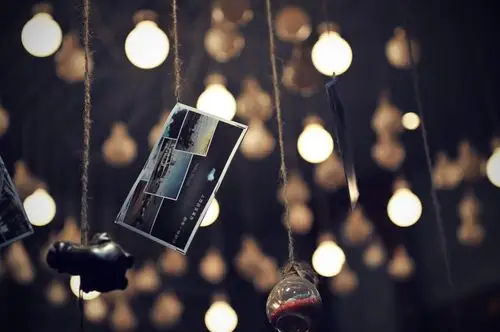 唯美灯光下的照片元素背景