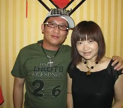 娱乐 星闻  随着歌曲《白狐》的走红,歌手陈瑞的知名度飞速上升,也就