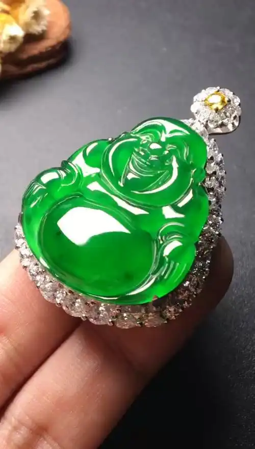 7815七夕礼物7815玻璃种祖母绿弥勒佛,种老通透,胶感十足,翠