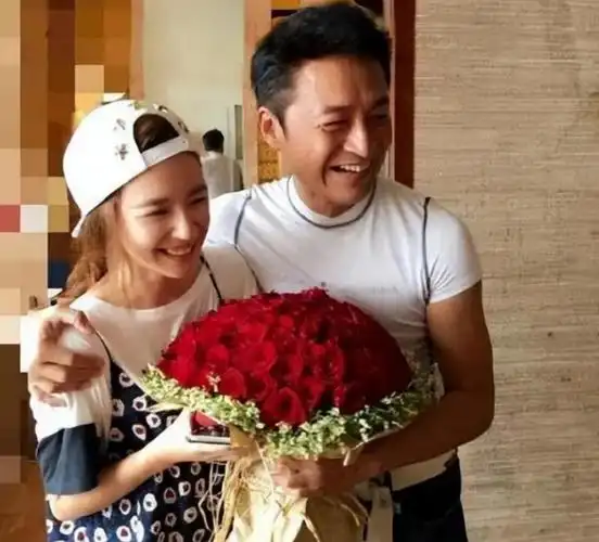 吴佳尼与马景涛的爱情犹如狂风骤雨般热烈,他们决定迈入婚姻的殿堂.