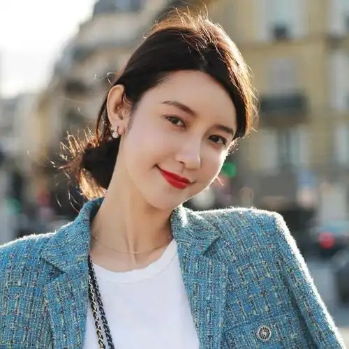 精致的女人出门包里必备7样一看就是讲究人难怪越活越有气质