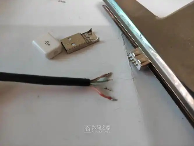 电视机后面usb接口不好插用网线做一根usb延长线