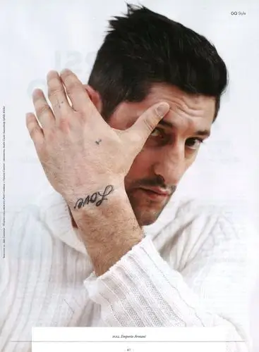 《gq》男刊意大利11月号:tony ward演绎白马绅士