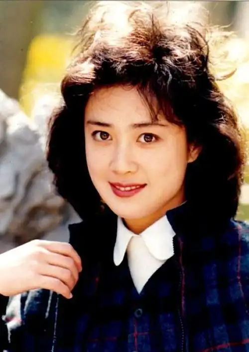 曾经的女神最美的妲己傅艺伟高开低走的人生