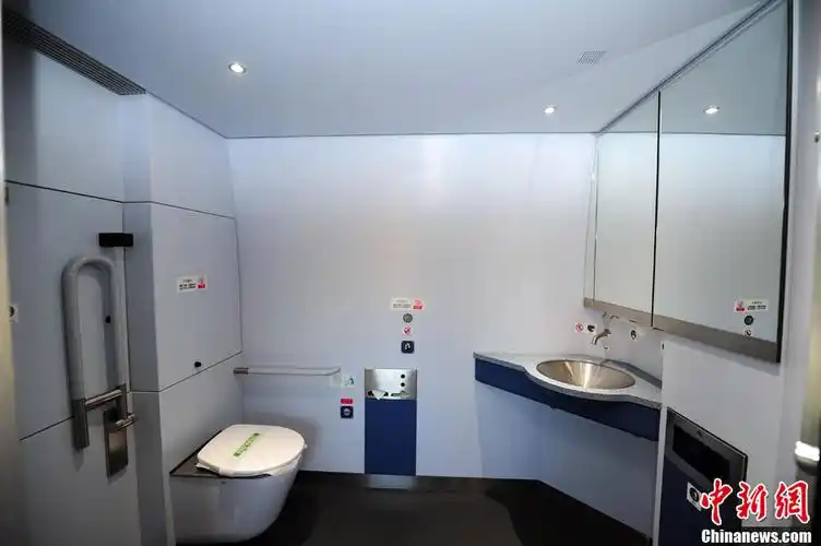 媒体体验世界首条高寒地区高速铁路哈大线