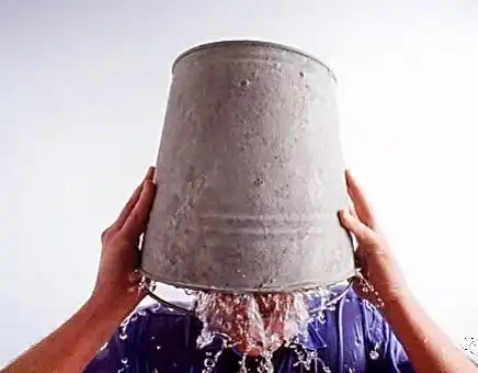 请自备一盆冷水