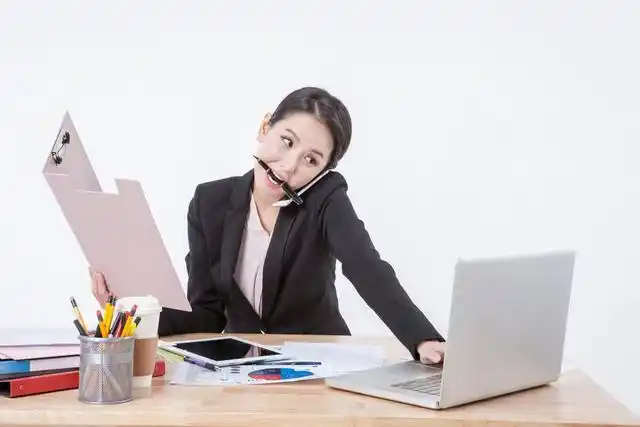 整日忙忙碌碌,收入却不见起色,工作强度向大公司看齐,工作收入向小