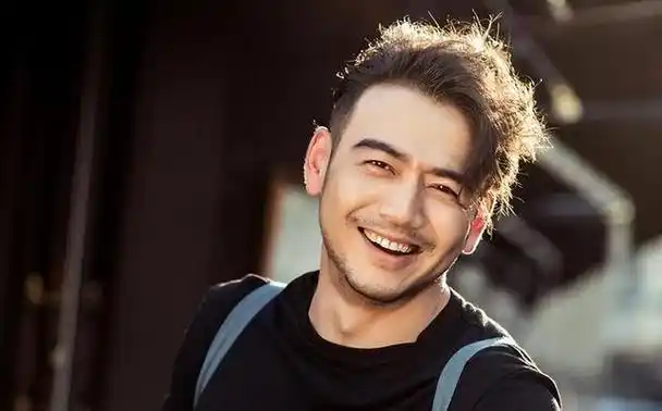 写好了离婚协议,财产都归妻子的杨烁,已经走上了另一条大道