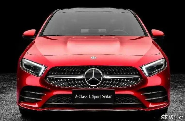 2t涡轮增压发动机的车型.其次是奔驰a级的尺寸,车长4米63,轴距