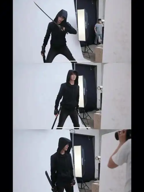 忍不住再放小哥的腹肌