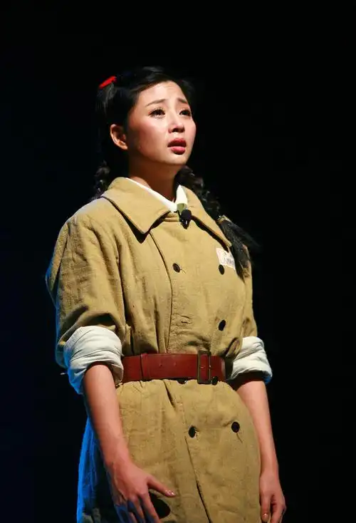 演员殷桃主演话剧我在天堂等你