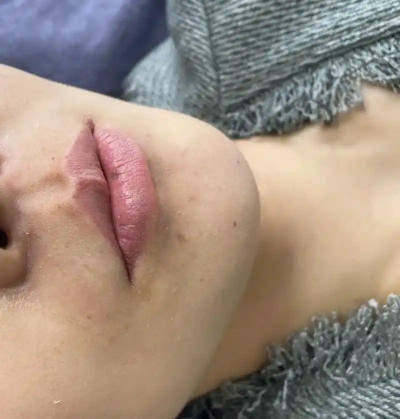 纹唇前后对比90 #唇唇欲动 #不沾杯不掉色 #唇色的矫正方 - 抖音