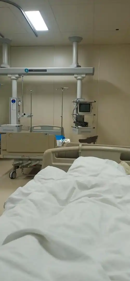 躺在病床上,想了许久,生死一瞬间,若没有和自己爱的人再相拥,也许,人