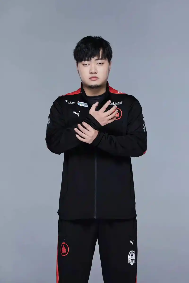 ag公布春季赛定妆照:张角稳居c位,极光首次亮相,爱思成熟太多