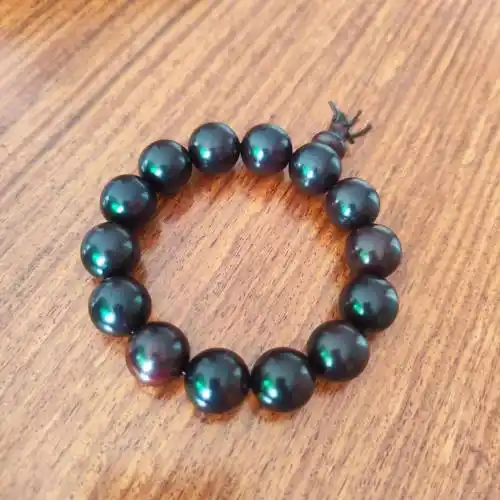 小叶紫檀手串到底还值不值得入手,值不值得盘玩?