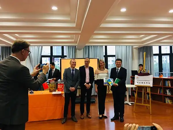 名校长访谈曹杨二中要防止学生步步优秀却走向平庸