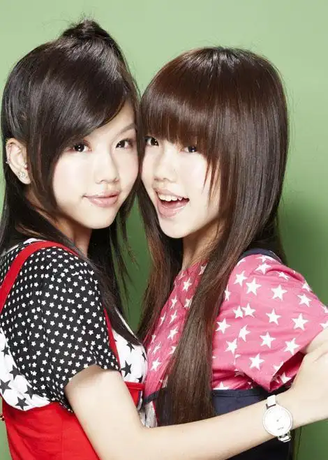 曾经的by2还是两个青春无敌的美少女