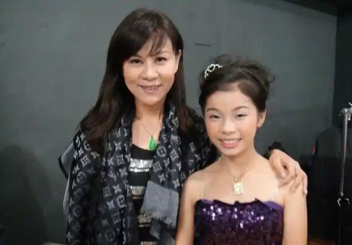 先是老公离婚,后是女儿自杀儿子车祸,今58岁重新归来出片|龙千玉|自杀