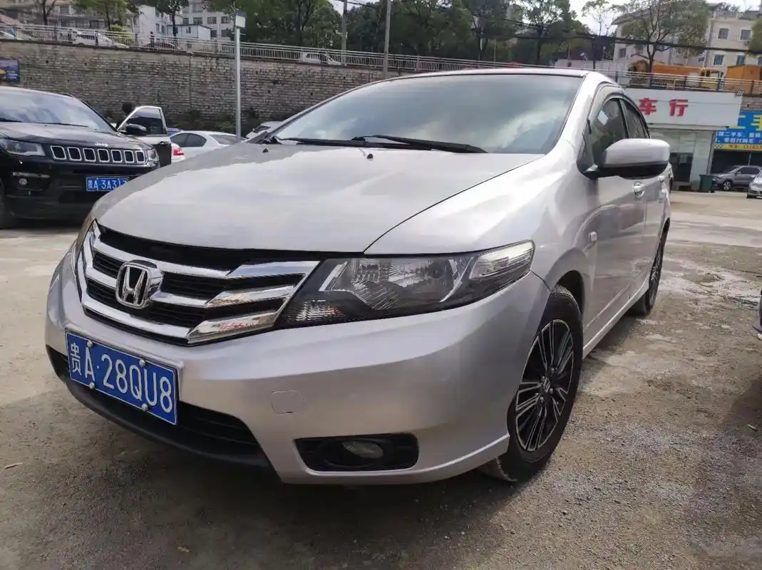 最新到店[庆祝][庆祝][庆祝] 【车辆款型】:2014款本田锋范经典1.