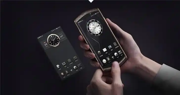 8848手机新品m5搭载了骁龙835芯片,配备6g运行内存,256g存储空间,屏幕