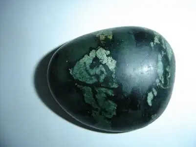 新疆岫玉卡瓦石(图2)