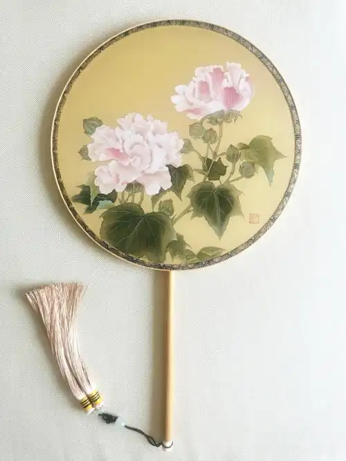 客订宋红白芙蓉图团扇