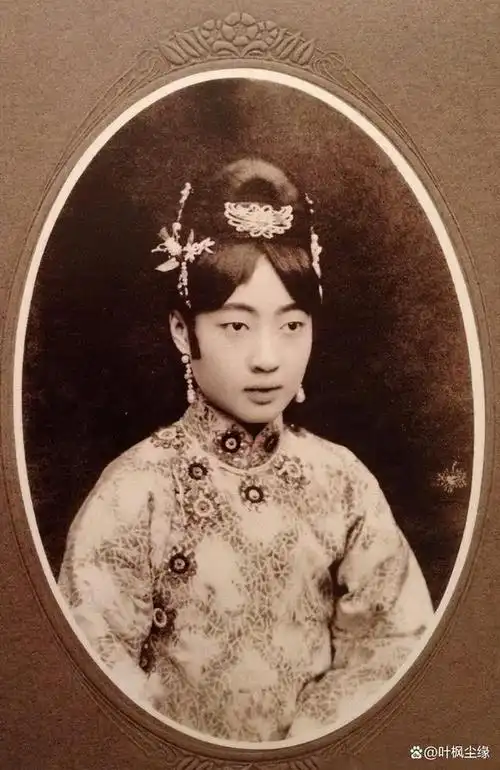 清朝妃嫔太丑了?一组老照片告诉你,她们的容颜不输当红女明星