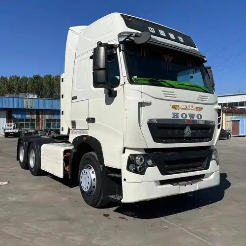 直供出口豪沃a7右驾牵引卡车头 cng拖拉机 二手牵引杆运输拖车6*4